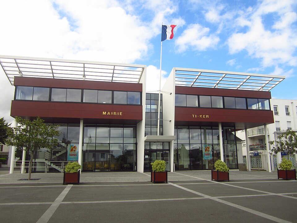 Place de la mairie à Saint-Martin-des-Champs